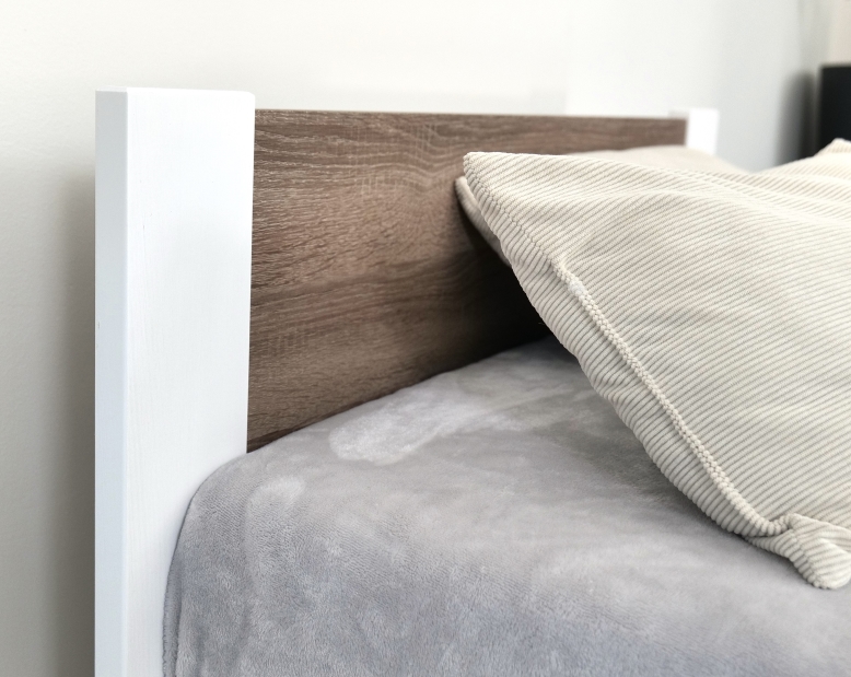 Detail čela u nohou