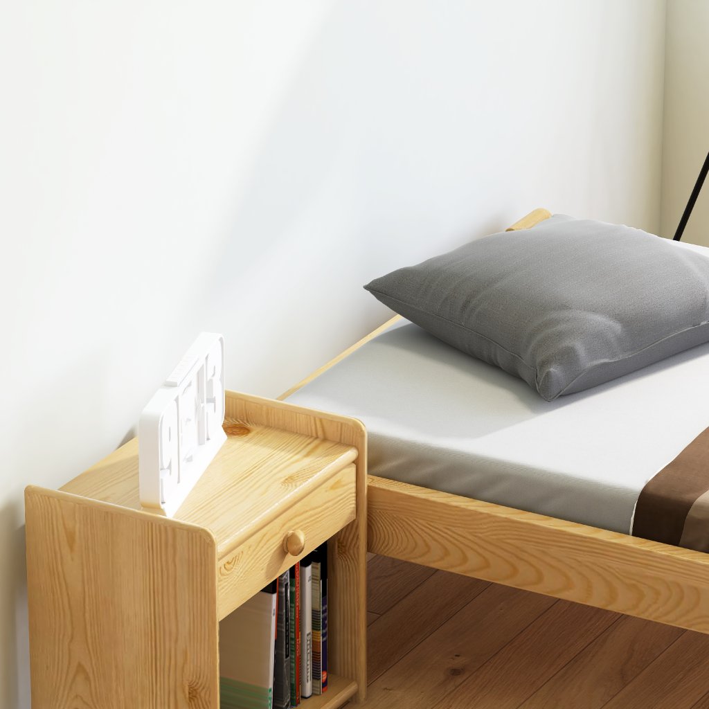 Detail pevné konstrukce a masivního borovicového dřeva